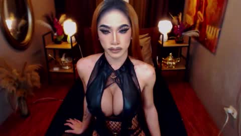 Snapshot of twofuckablestrans chatting on 11-17-25, 10:10 KiaraKeana online show from 11-17-25, 10:10