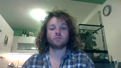 Snapshot of tworoardsdiverge chatting on 11-26-25, 10:55 tworoardsdiverge online show from 11-26-25, 10:55