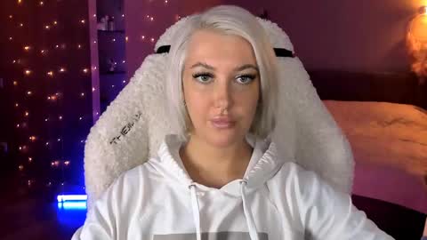 Miley online show from 01-29-25, 02:21