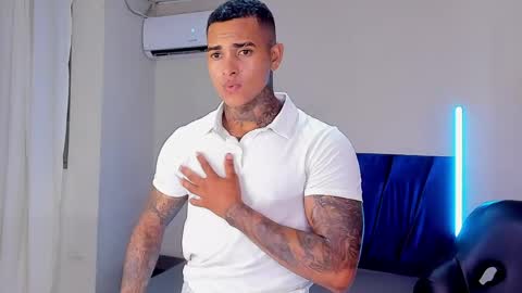 tyler_bell_ online show from 04-09-26, 04:01