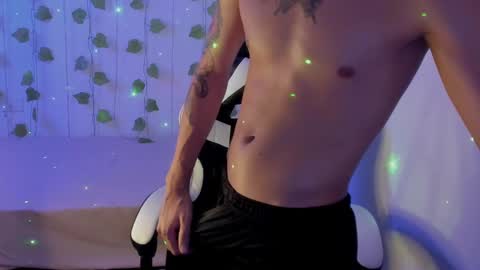 Snapshot of tyler_garcia_ chatting on 02-01-25, 10:26 Tyler Garcia online show from 02-01-25, 10:26