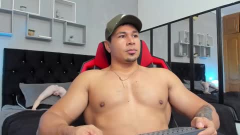 tyler_hank1 online show from 02-17-26, 12:12