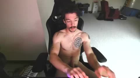 Snapshot of tylera10110 chatting on 12-12-24, 07:15 Tyler online show from 12-12-24, 07:15