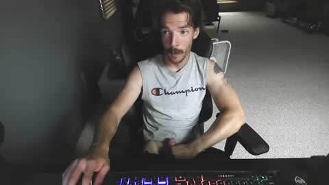 Snapshot of tylera10110 chatting on 09-24-25, 01:47 Tyler online show from 09-24-25, 01:47