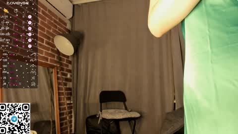 Snapshot of tyty_pupu chatting on 12-03-24, 05:23 Christine 3 Next broadcast tomorrow at 2100 GMT 5 online show from 12-03-24, 05:23