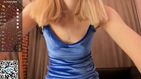Snapshot of tyty_pupu chatting on 12-13-24, 05:43 Christine 3 Next broadcast tomorrow at 2100 GMT 5 online show from 12-13-24, 05:43