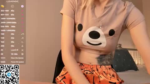 Snapshot of tyty_pupu chatting on 09-29-25, 06:02 Christine 3 Next broadcast tomorrow at 2100 GMT 5 online show from 09-29-25, 06:02