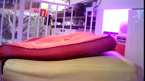 Snapshot of ucez2play chatting on 12-03-24, 09:23 Daddy online show from 12-03-24, 09:23