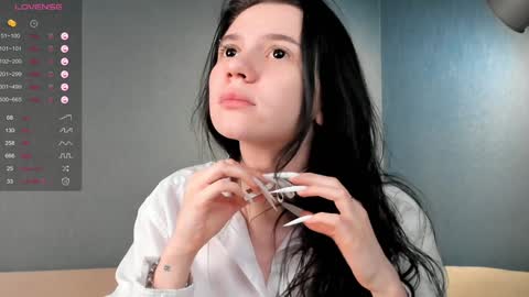 Snapshot of udelaborom chatting on 02-06-25, 11:48 Lili online show from 02-06-25, 11:48