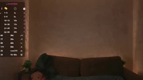 Snapshot of udelaborom chatting on 02-09-25, 01:46 Lili online show from 02-09-25, 01:46