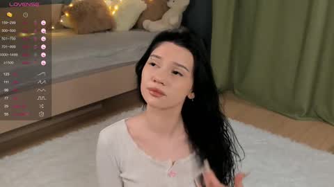 Snapshot of udelaborom chatting on 02-11-25, 10:28 Lili online show from 02-11-25, 10:28