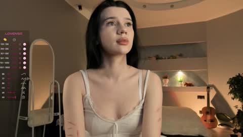 Snapshot of udelaborom chatting on 02-16-25, 09:27 Lili online show from 02-16-25, 09:27