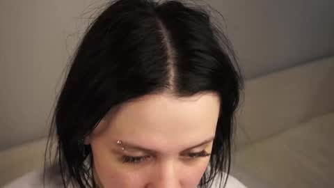 Snapshot of udelaborom chatting on 02-20-25, 05:55 Lili online show from 02-20-25, 05:55