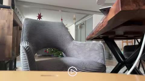 ueberdruck01 online show from 12-15-25, 10:52