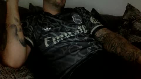 Snapshot of ukboy08x chatting on 10-10-25, 04:39 ukboy08x online show from 10-10-25, 04:39