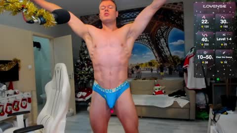 Snapshot of ukgymboy chatting on 12-29-24, 09:52 James Iron online show from 12-29-24, 09:52