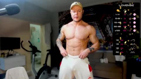 Snapshot of ukgymboy chatting on 10-11-25, 12:47 James Iron online show from 10-11-25, 12:47