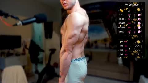 Snapshot of ukgymboy chatting on 10-19-25, 12:17 James Iron online show from 10-19-25, 12:17