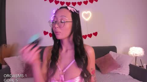 Snapshot of ukki_ chatting on 02-06-26, 11:13 Naomi online show from 02-06-26, 11:13