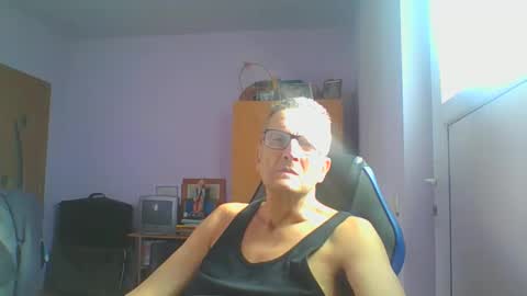 Snapshot of ulmeni4 chatting on 11-01-25, 11:34 ulmeni4 online show from 11-01-25, 11:34