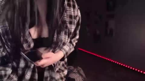 Snapshot of uminarin chatting on 02-25-25, 12:34 Julia online show from 02-25-25, 12:34