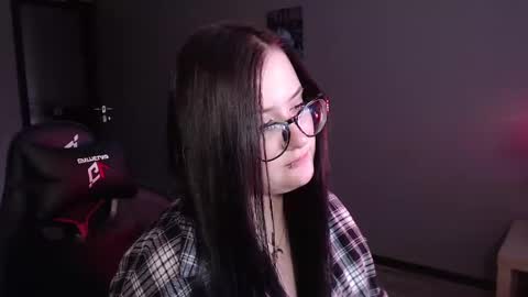 Snapshot of uminarin chatting on 03-04-25, 08:57 Julia online show from 03-04-25, 08:57