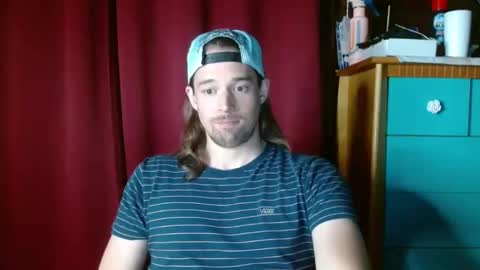 Snapshot of umphreak42 chatting on 10-05-25, 02:21 Andrew online show from 10-05-25, 02:21