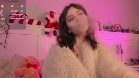 Una  online show from 12-25-24, 09:34