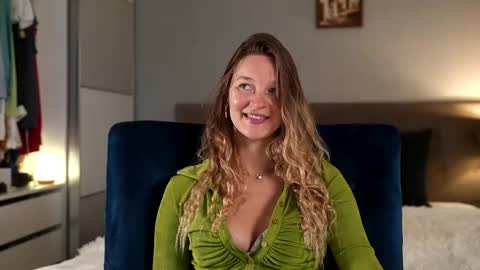 Snapshot of unbelievable__ chatting on 09-26-25, 04:05 Sasha online show from 09-26-25, 04:05