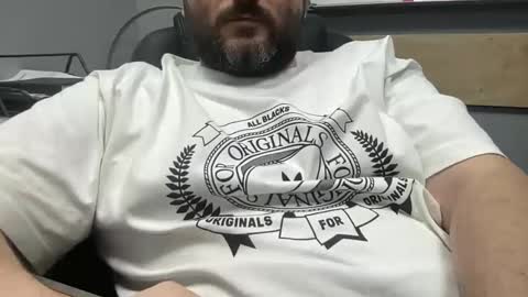 Snapshot of uncutdude321 chatting on 02-12-26, 01:39 uncutdude321 online show from 02-12-26, 01:39