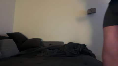 Snapshot of uncutedaustria chatting on 11-03-25, 10:10 Tom online show from 11-03-25, 10:10