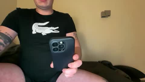 Snapshot of uncutedaustria chatting on 12-19-25, 10:28 Tom online show from 12-19-25, 10:28