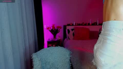 Under The Skin online show from 03-09-25, 04:33