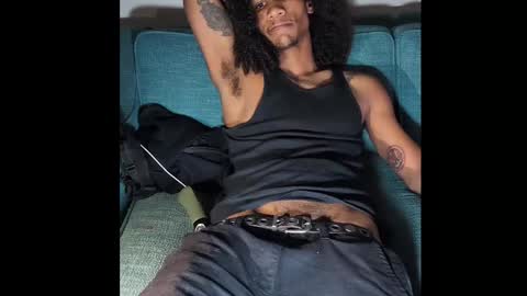 Snapshot of uniballboy chatting on 12-29-24, 04:48 Uni Ball online show from 12-29-24, 04:48