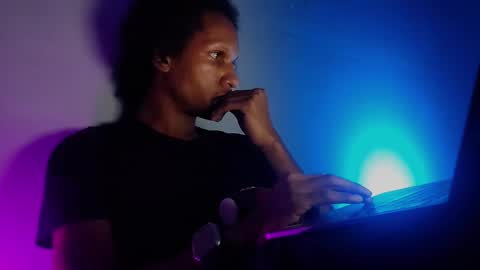 Snapshot of uniballboy chatting on 09-17-25, 06:04 Uni Ball online show from 09-17-25, 06:04