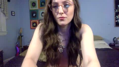 Lola Moonstone online show from 01-18-26, 04:49