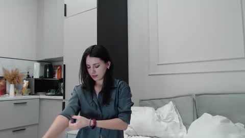 Snapshot of uninvited_raccoon chatting on 10-16-25, 12:00 uninvited_raccoon online show from 10-16-25, 12:00