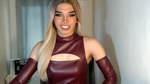 Snapshot of unique_taste69 chatting on 09-21-25, 04:58 Miss Andrea online show from 09-21-25, 04:58