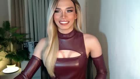 Snapshot of unique_taste69 chatting on 09-30-25, 03:50 Miss Andrea online show from 09-30-25, 03:50