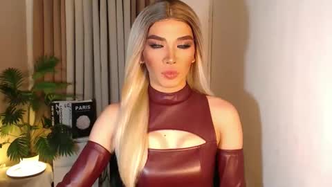 Snapshot of unique_taste69 chatting on 10-07-25, 04:48 Miss Andrea online show from 10-07-25, 04:48