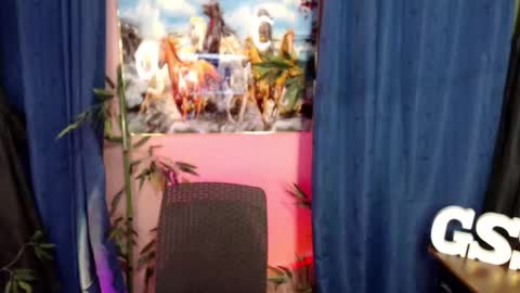 Snapshot of unknown_trans18 chatting on 10-20-25, 12:44 unknown_trans18 online show from 10-20-25, 12:44