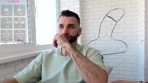 Snapshot of unnknow2024 chatting on 06-25-26, 01:04 SlavaVibes online show from 06-25-26, 01:04