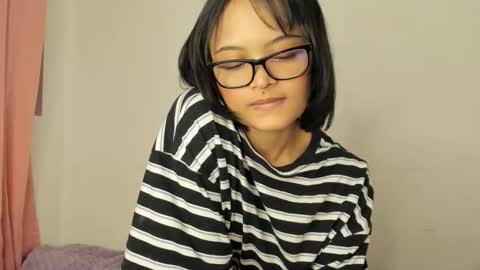 Snapshot of unu_nai chatting on 03-09-25, 01:25 new INSTA   online show from 03-09-25, 01:25