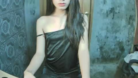 Snapshot of ur_asiansofia235 chatting on 03-01-26, 04:53 Shantall online show from 03-01-26, 04:53