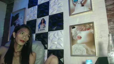 Snapshot of ur_chrizzy_fav chatting on 10-25-25, 08:22 chrizzy online show from 10-25-25, 08:22