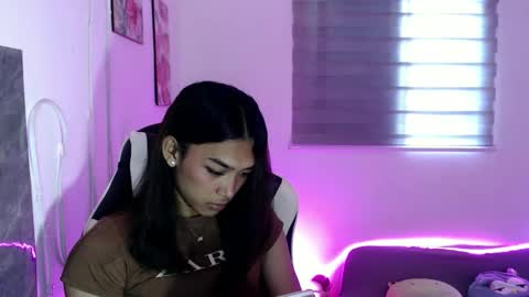 ur_dazzlingmorenaxx online show from 09-19-25, 01:51