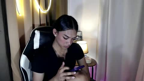 ur_dazzlingmorenaxx online show from 11-04-25, 03:27