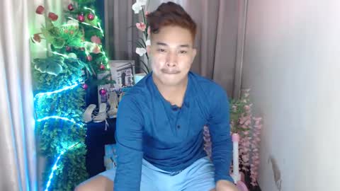 ur_hugechinito online show from 12-23-24, 04:28