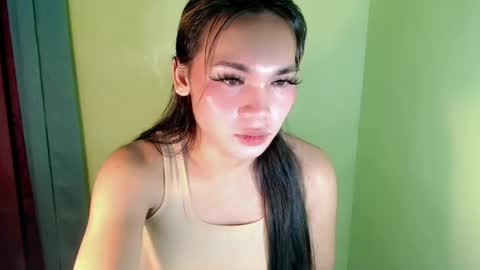 QUEENSY online show from 02-17-25, 02:31