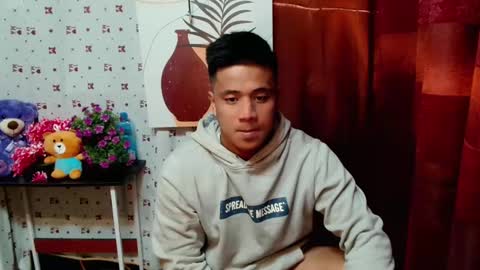 Snapshot of ur_pinoydave chatting on 01-06-25, 12:24 Dave online show from 01-06-25, 12:24